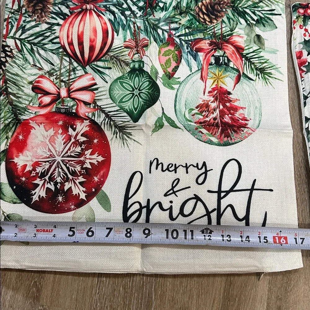 Festive Holiday pillow sham Set - Green, Red, White 17x17 in